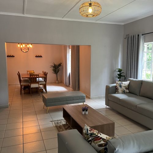Hungwe House Dinning Room and lounge