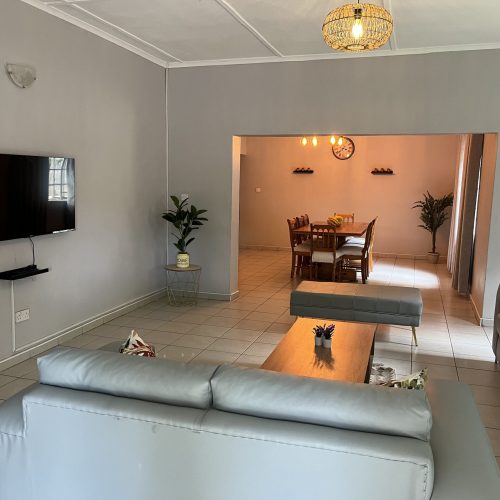 Hungwe House Dinning Room and lounge